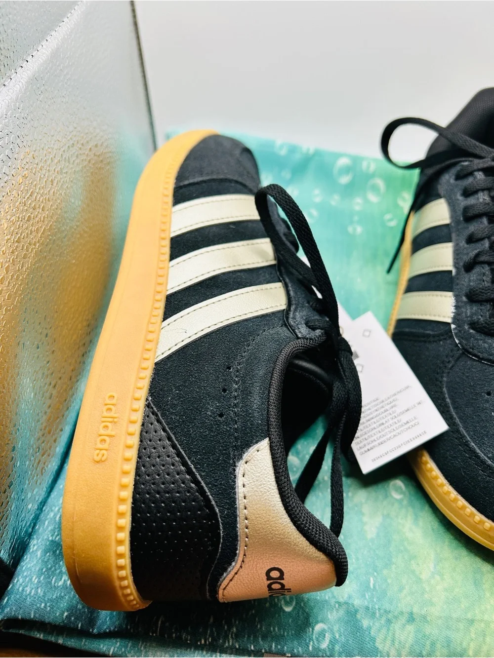 Adidas Breaknet Sleek NIB Black and Gold Low-Top Athletic Sneakers Size 6 Women